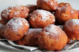 1 zak oliebollen (effen) 10 stuks (alleen te bestellen voor woensdag 31 december)